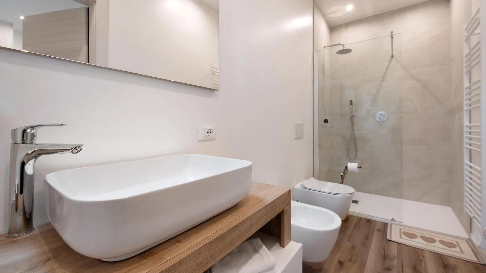 게스트하우스 Affittacamere Ke Vita Rooms Salo Soprazocco