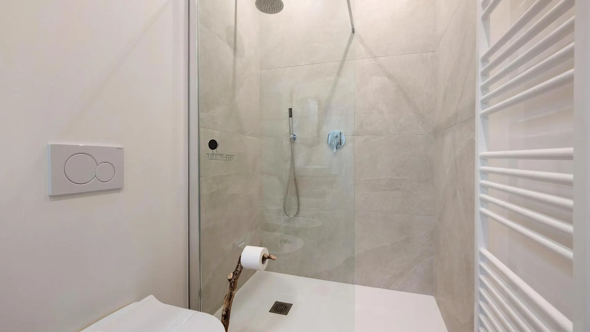 Affittacamere Ke Vita Rooms Salo Soprazocco 게스트하우스